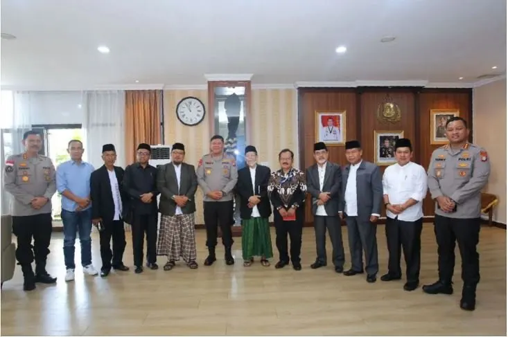Ketua MUI Kepri Bambang Maryono di Mapolda Kepri