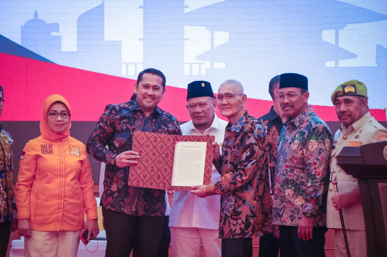 Wakil Presiden RI ke-VI Jenderal TNI (Purn) Try Sutrisno