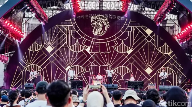 Pembuka Gemilang Synchronize Fest 2026: Aksi Enerjik The Changcuters Sukses Bakar Semangat Penonton