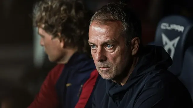 PSG vs Barcelona: Menguji Taktik Hansi Flick Demi Kemenangan Perdana atas Luis Enrique