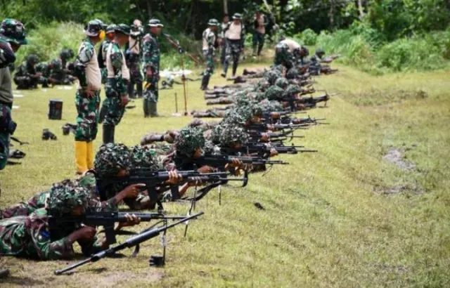 Siswa Dikmata TNI AL Laksanakan Lattek Berganda