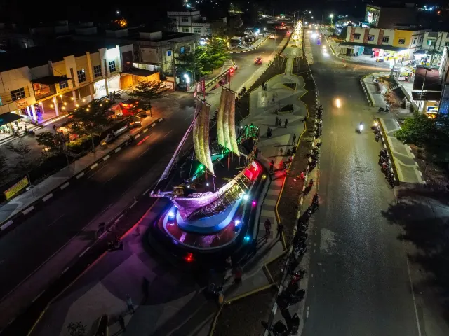 Pedestrian Jalan Bandara RHF Jadi Destinasi Wisata Baru, Ekonomi Menggeliat