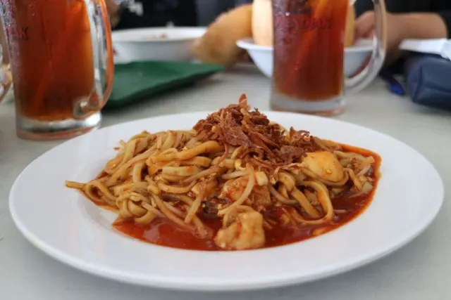 Mencicipi Kelezatan Mie Tarempa, Kuliner Khas Kepulauan Riau