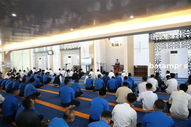 Masjid BJ Habibie Batam Gelar Bukber Hingga Tadarus Al-Qur'an