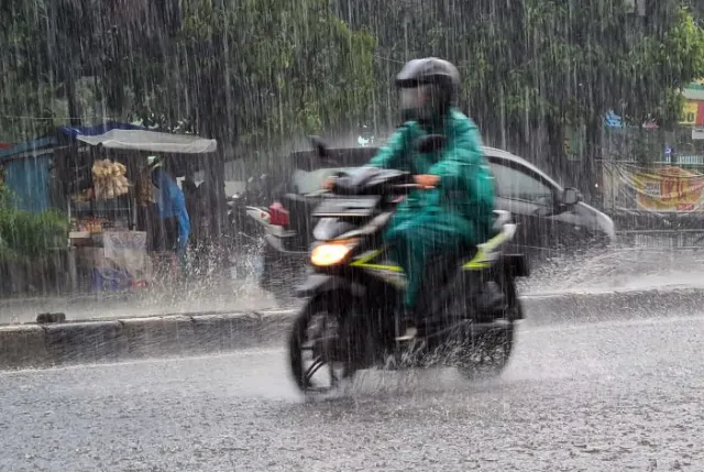 Warga Batam, Kepri Diimbau Waspada dan Siapkan Diri Hadapi Cuaca Ekstrem Besok
