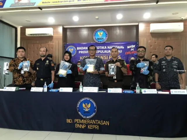 BNNP Kepri Musnahkan 2,5 Kg Sabu dari Sindikat Pengedar di Batam