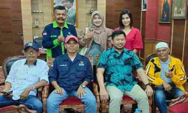 KORMI Batam di Ruangan Pimpinan DPRD Batam Bertemu Nuryanto