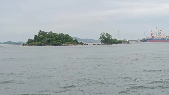 Eksploitasi Atas Nama Investasi di Pulau-Pulau Kecil Kepri Jangan Merusak Alam